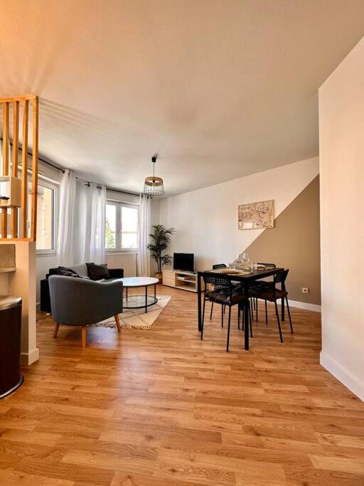 Villeurbanne • T2 Fraternite • Hostisy Экстерьер фото